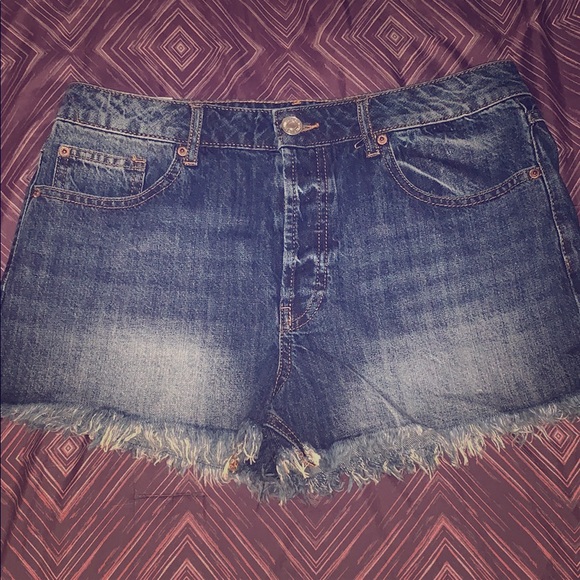 Forever 21 Pants - Mid rise cut off dark denim shorts